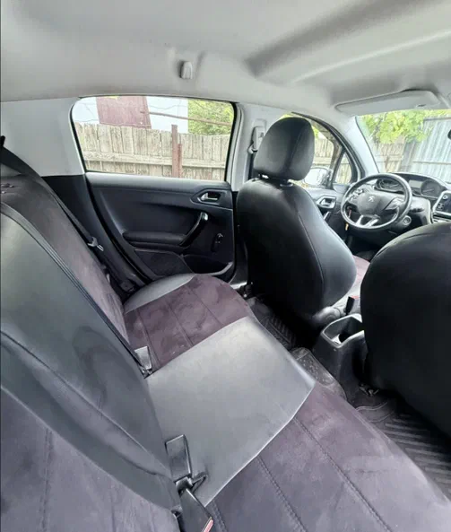 Peugeot 208 2019 - 18