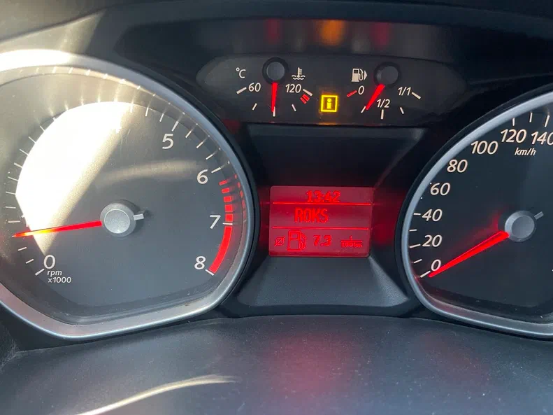 Ford Mondeo 2011 - 7