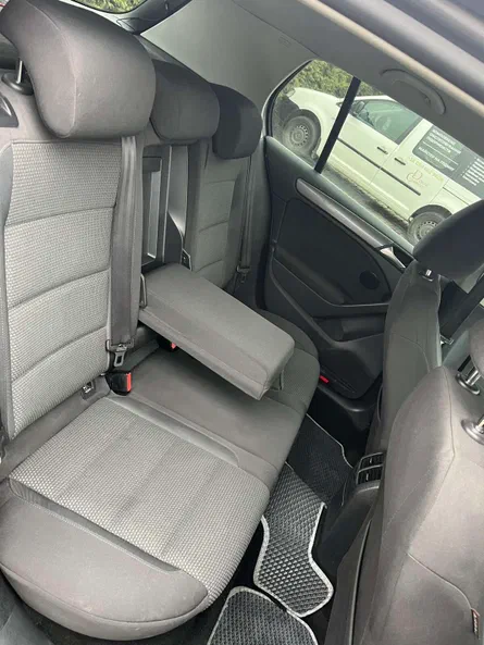 Volkswagen Golf 2010 - 16