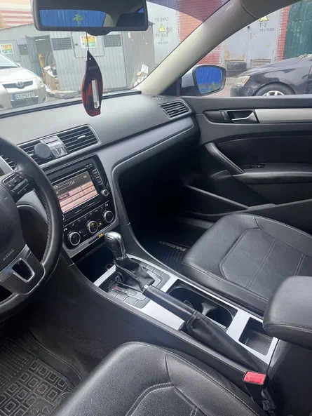 Volkswagen Passat 2012 - 5