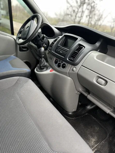 Opel Vivaro 2012 - 5