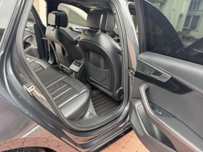Audi A4 2017 - 25