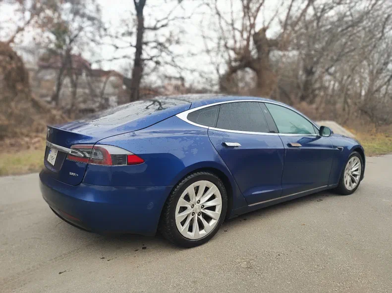 Tesla Model S 2017