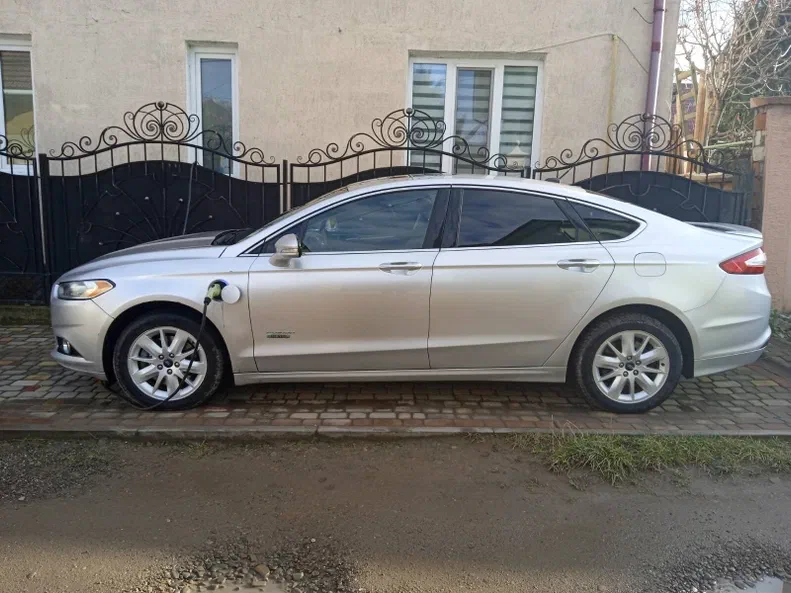 Ford Fusion (North America) 2016 - 6