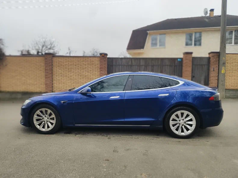 Tesla Model S 2017 - 8