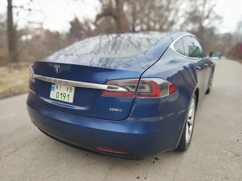 Tesla Model S 2017 - 5