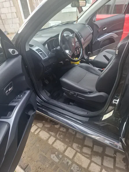 Peugeot 4007 2008 - 7