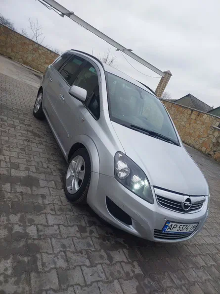 Opel Zafira 2011