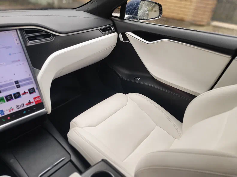 Tesla Model S 2017 - 15