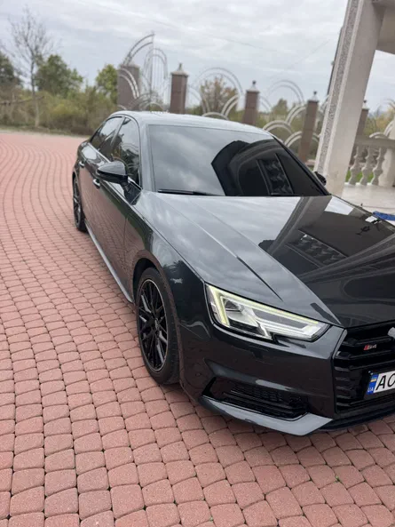 Audi A4 2017 - 8