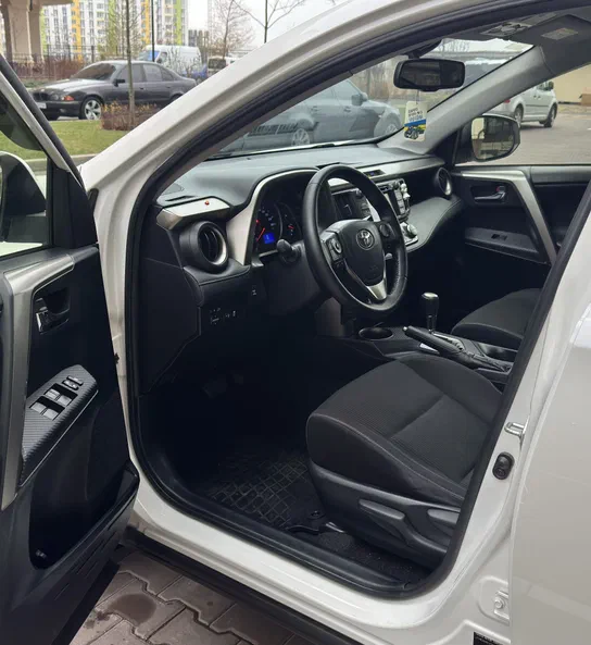 Toyota RAV4 2015 - 10