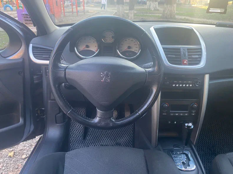 Peugeot 207 2008 - 15