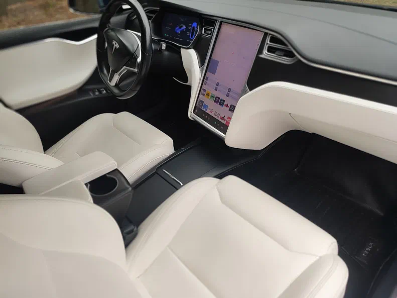 Tesla Model S 2017 - 17