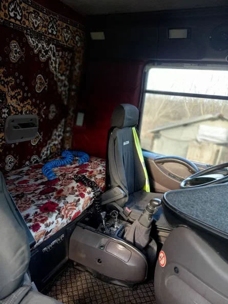 Renault MAGNUM 390 1998 - 10