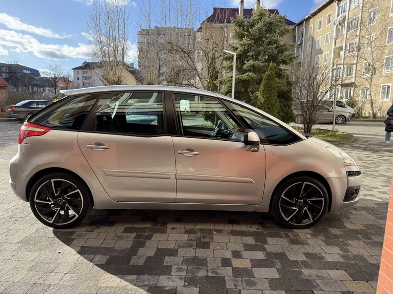 Citroen C4 Picasso 2009 - 5