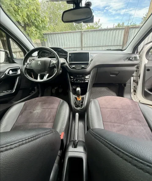 Peugeot 208 2019 - 16