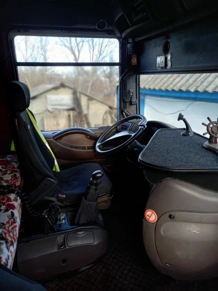 Renault MAGNUM 390 1998 - 9