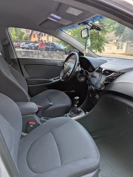 Hyundai Accent 2011 - 6