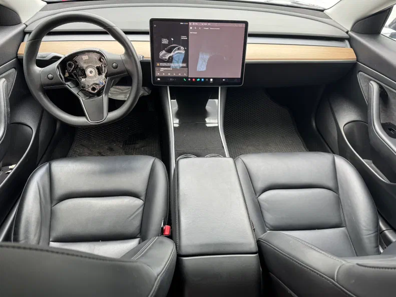 Tesla Model 3 2020 - 12