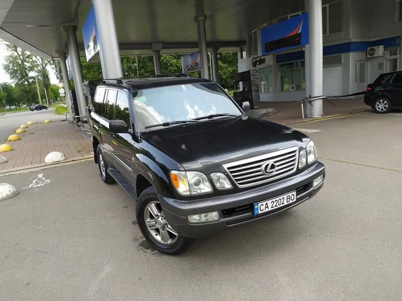 Lexus LX 2006