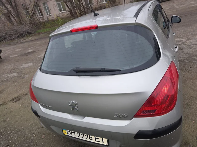 Peugeot 308 2008 - 10