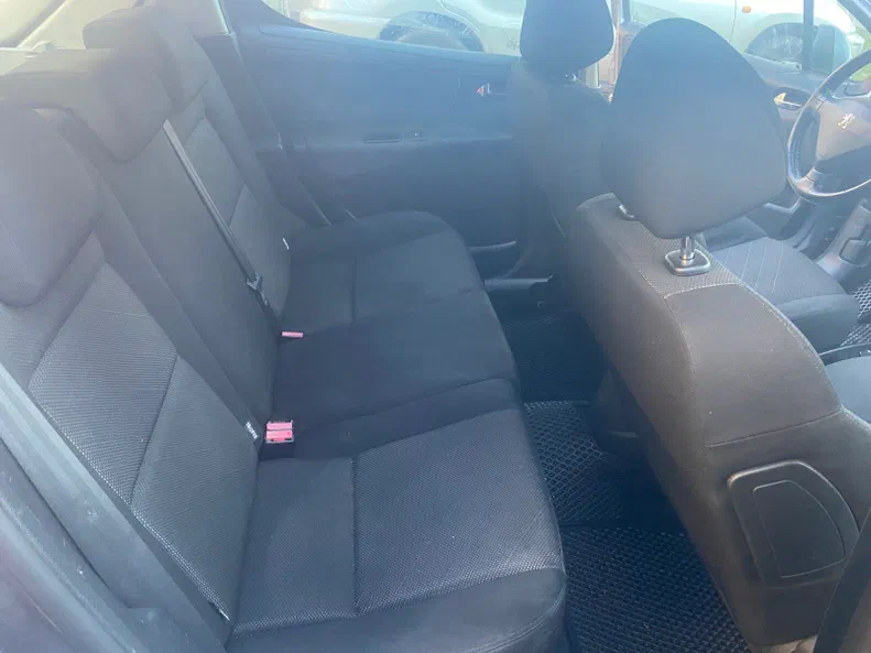 Peugeot 207 2008 - 11