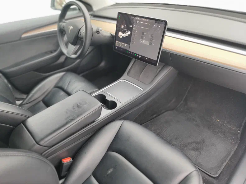 Tesla Model 3 2022 - 16