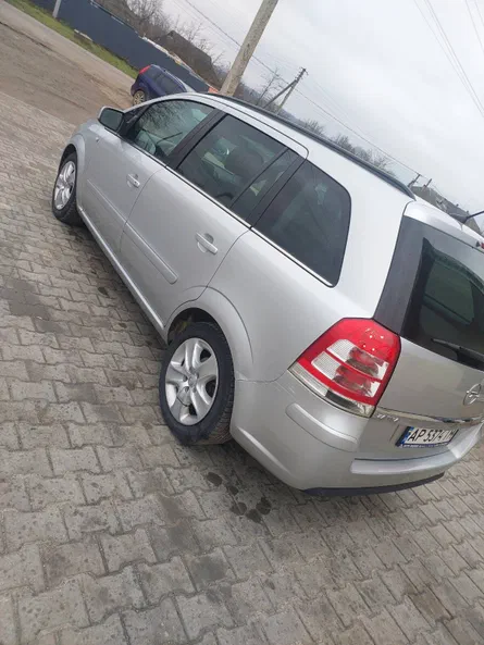 Opel Zafira 2011