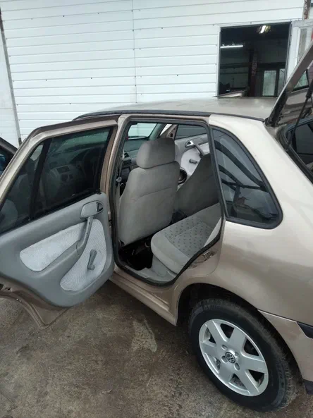 Volkswagen Pointer 2006