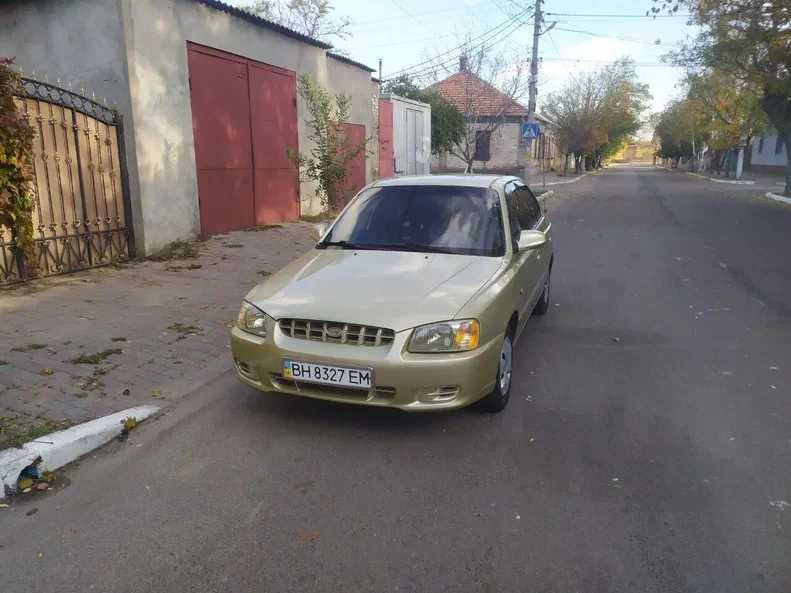 Hyundai Accent 2000 - 5