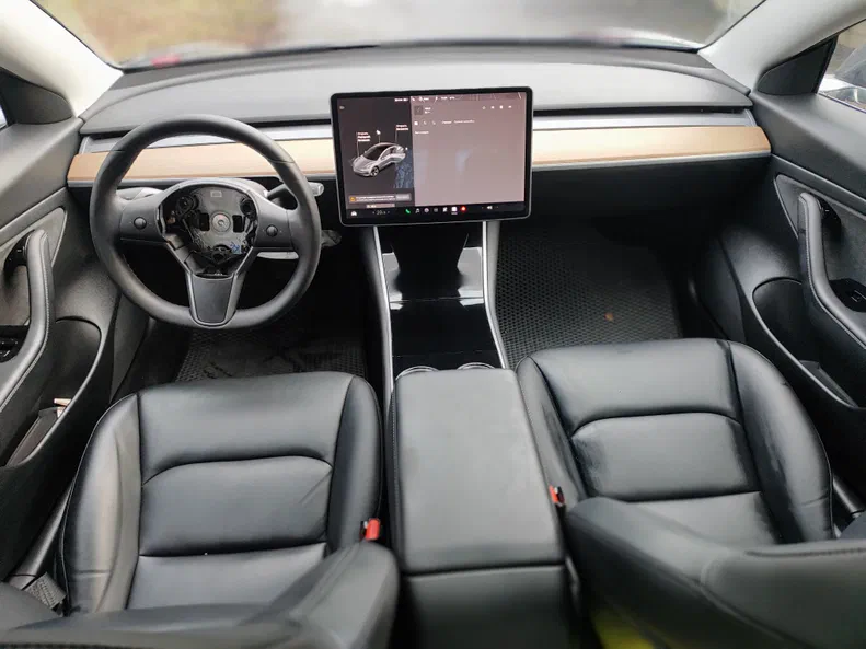 Tesla Model 3 2020 - 16