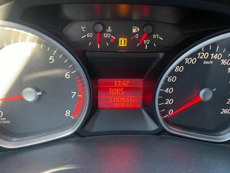 Ford Mondeo 2011 - 8