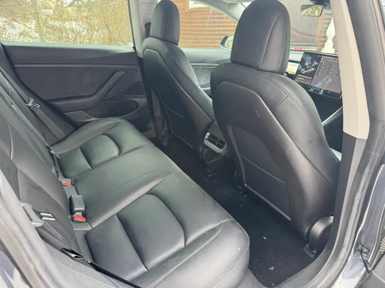 Tesla Model 3 2020 - 17