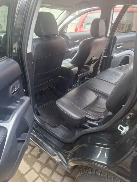 Peugeot 4007 2008 - 17