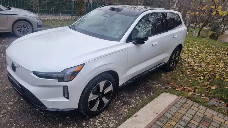 Volvo EX90 2025 - 11