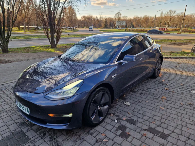 Tesla Model 3 2020
