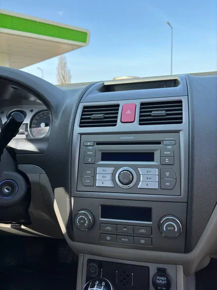 Geely Emgrand EC7 2011