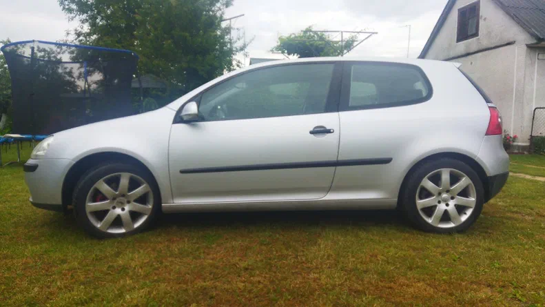 Volkswagen Golf 2004 - 5