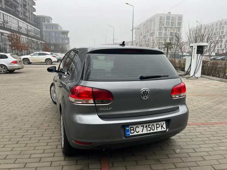 Volkswagen Golf 2010 - 21