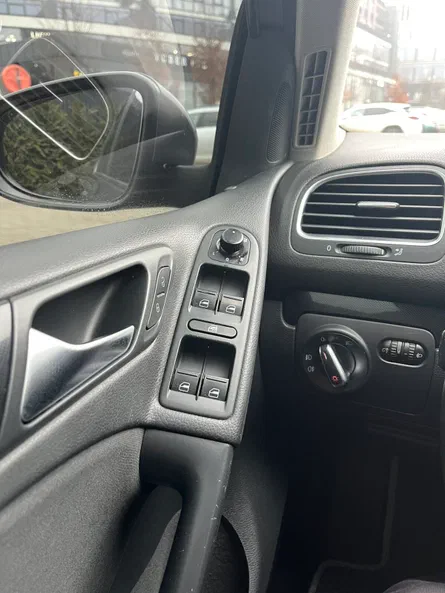 Volkswagen Golf 2010 - 7