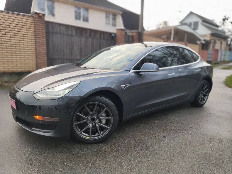 Tesla Model 3 2020