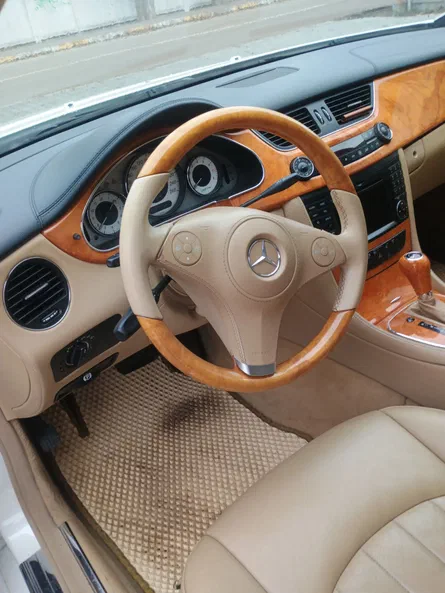 Mercedes-Benz CLS 2005 - 8