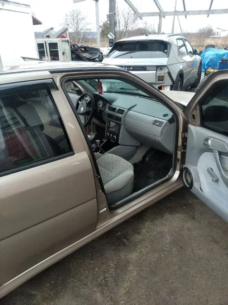 Volkswagen Pointer 2006