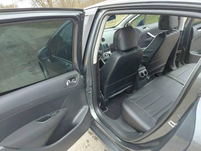 Peugeot 308 2008 - 7