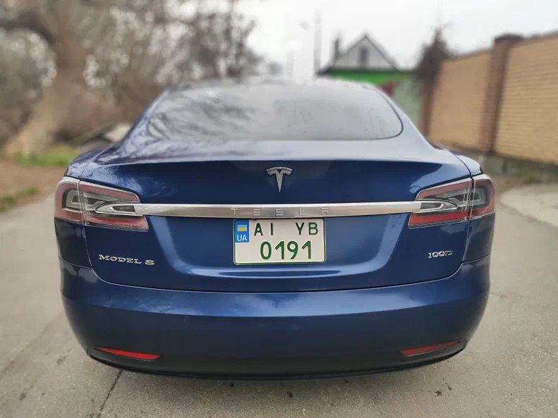 Tesla Model S 2017 - 6