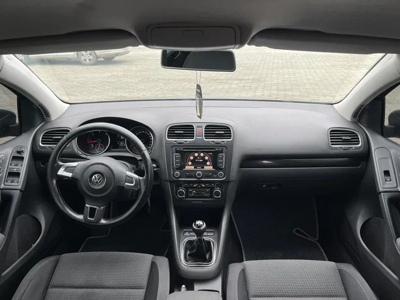 Volkswagen Golf 2010 - 18