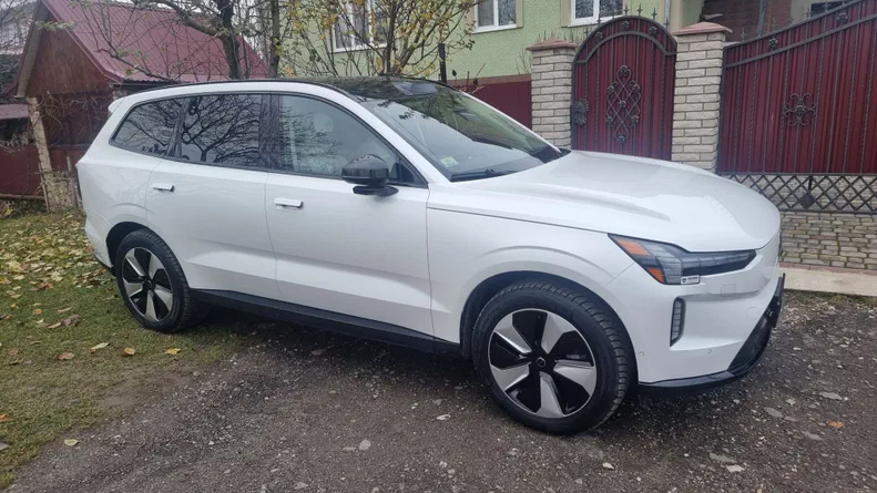 Volvo EX90 2025 - 12