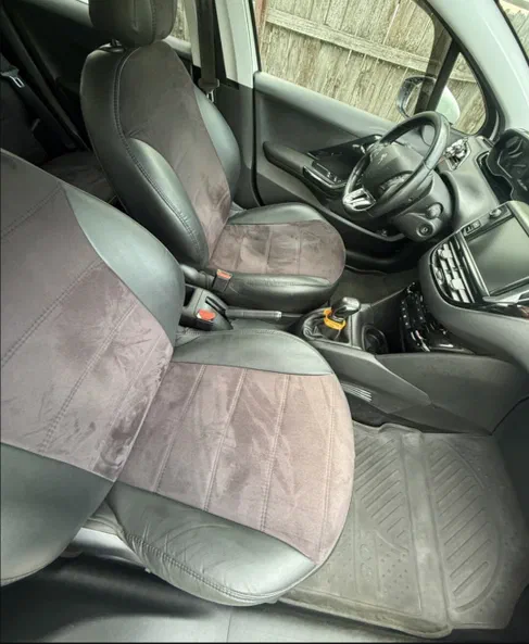 Peugeot 208 2019 - 13