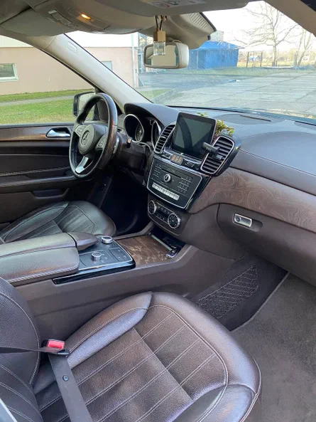 Mercedes-Benz GLS 2017 - 9