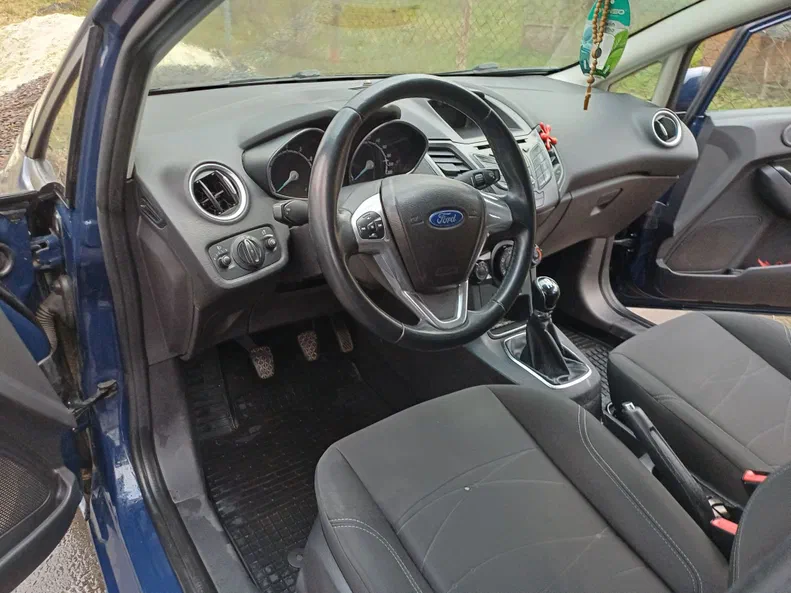 Ford Fiesta 2013 - 6